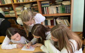 Сегодня в нашем центре образования началась Неделя гуманитарных наук.  5-7 классы состязались в Филологическом турнире..