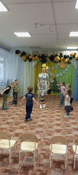 Сегодня в старшую разновозрастную группу приходила в гости Веснушка-Хохотушка.