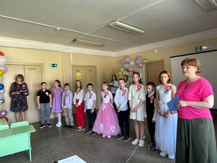 В нашей школе состоялось торжественное событие — выпускной у 4 класса.