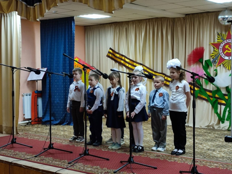 Сегодня среди обучающихся МКОУ “Краснобогатырский ЦО” прошел конкурс военно-патриотической песни "Мы-наследники Победы", посвященный 79 годовщине Победы в Великой Отечественной войне.