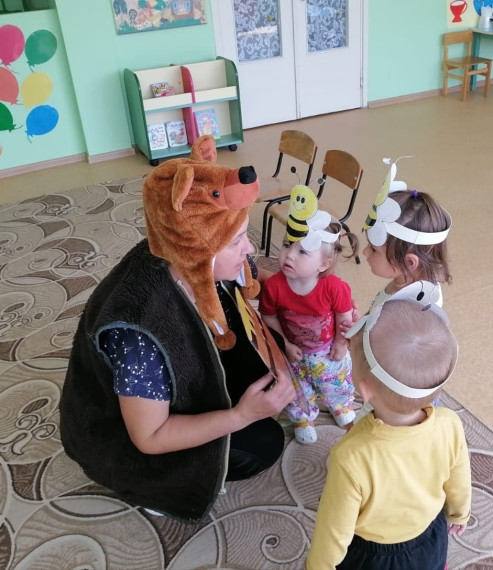 В группе раннего возраста прошло развлечение "Медовый Спас".