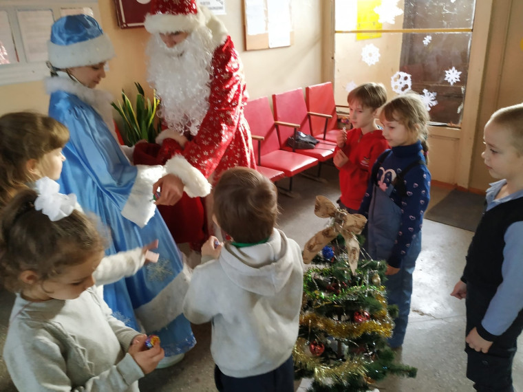 Всероссийская акция, посвященная Дню добровольца в России «Новогоднее чудо для каждого».
