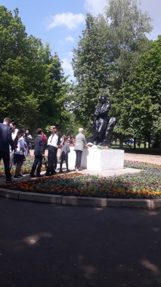 26 мая в Пушкинском сквере состоялось торжественное мероприятие «С Пушкиным в сердце», посвященное открытию Года Пушкина..