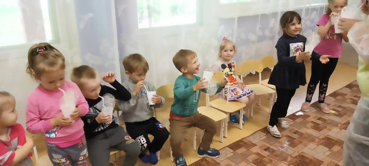 Праздник Мыльных пузырей в детском саду.