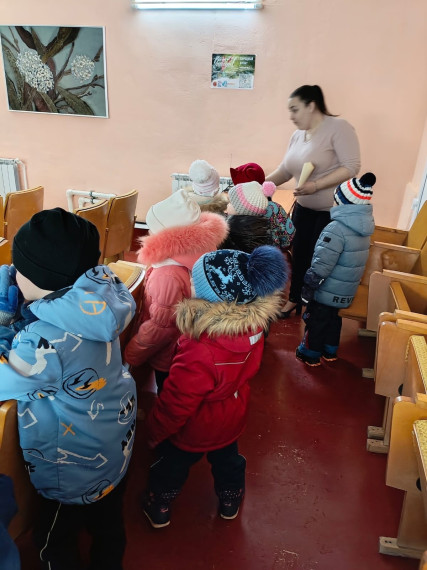Поздравляем всех работников культуры с профессиональным праздником. Мы с детьми посетили наш Краснобогатырский СДК с целью поздравить с праздником Гречишкину Наталью Валерьевну..